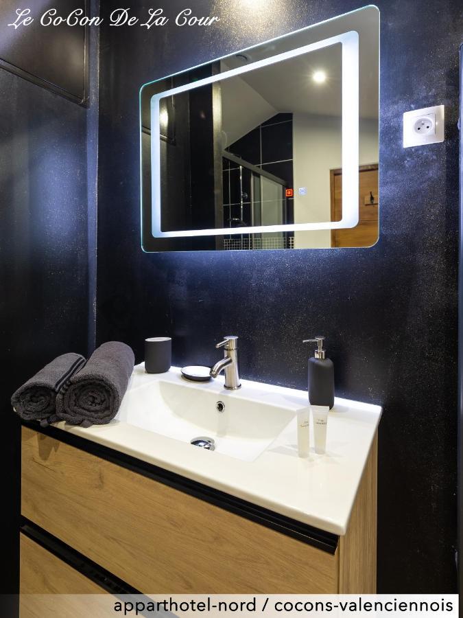 Apartamento Le Cocon De La Cour Valenciennes Exterior foto