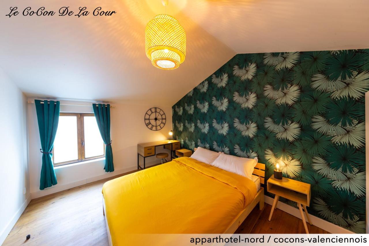 Apartamento Le Cocon De La Cour Valenciennes Exterior foto